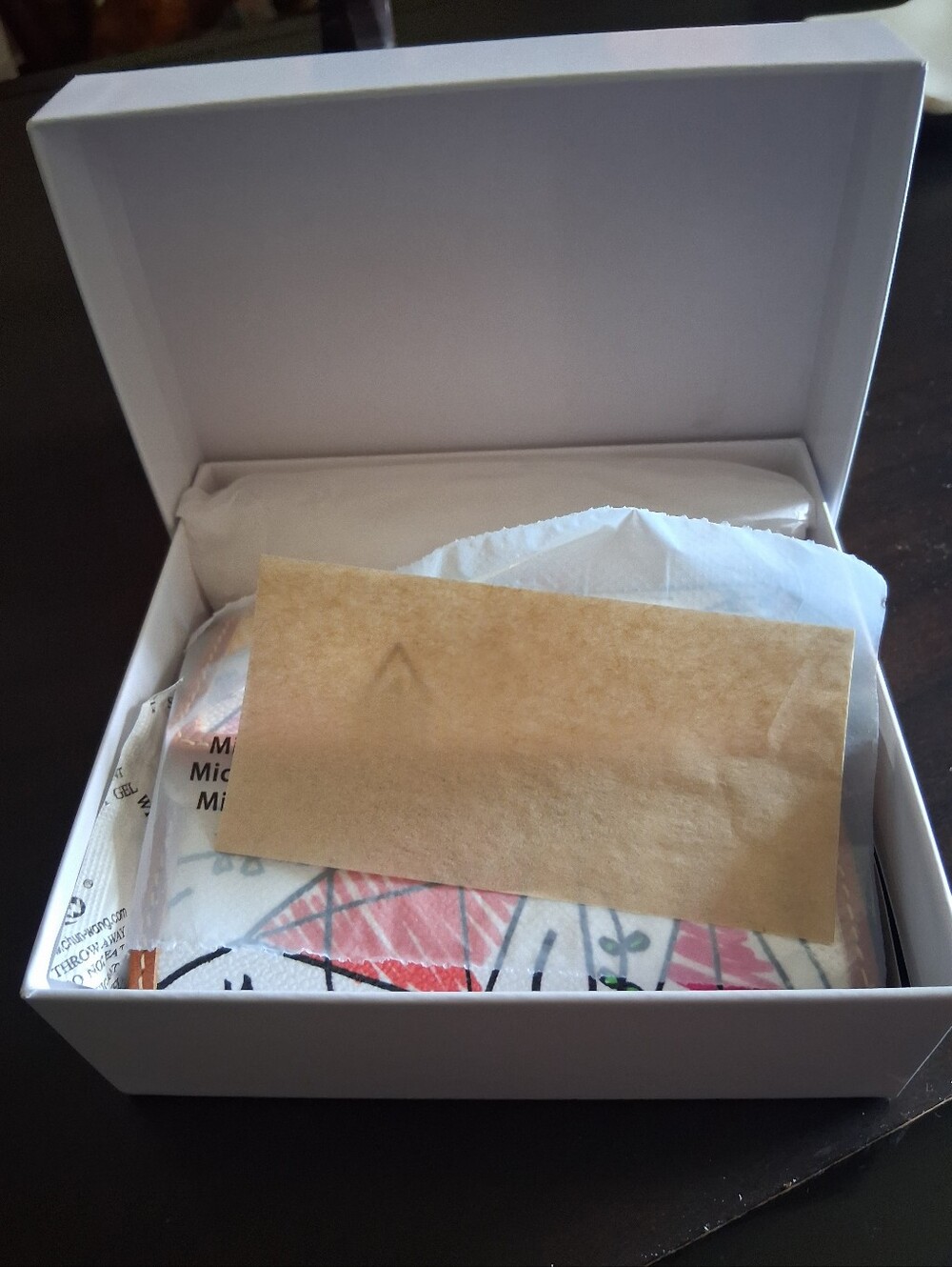 NWT Dooney & Bourke White Multicolor Small Kite Print Wallet